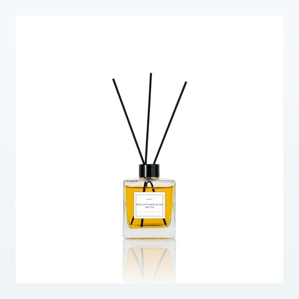 <bdi>100 ml</bdi> square glass reed diffuser bottle scent diffuser bottle مع cork — wholesale glass packaging from Eaglebottle China factory