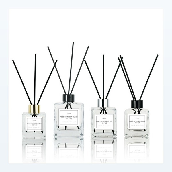 <bdi>100 ml</bdi> square glass reed diffuser bottle aroma diffuser refill bottle — wholesale glass packaging from Eaglebottle China factory
