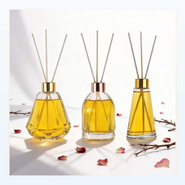 <bdi>100 ml</bdi> glass reed diffuser bottle مع collar neck — wholesale glass packaging from Eaglebottle China factory