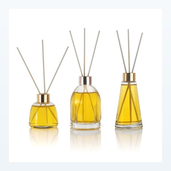 <bdi>30 ml</bdi> glass reed diffuser bottle empty & refillable, wholesale — wholesale glass packaging from Eaglebottle China factory