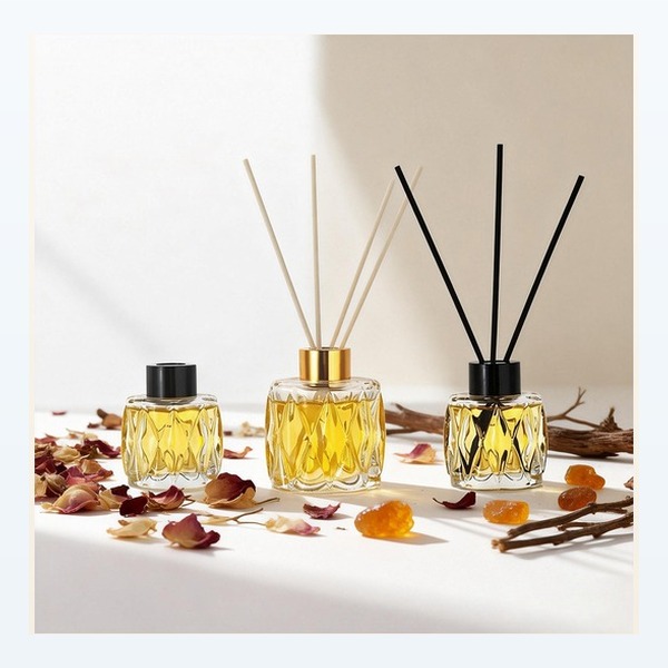 <bdi>100 ml</bdi> glass reed diffuser bottle scent diffuser bottle مع cork — wholesale glass packaging from Eaglebottle China factory
