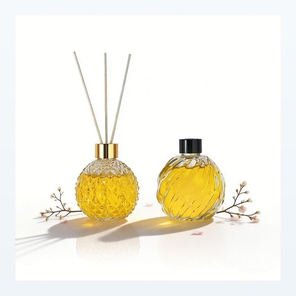 <bdi>100 ml</bdi> glass reed diffuser bottle empty & refillable, wholesale — wholesale glass packaging from Eaglebottle China factory