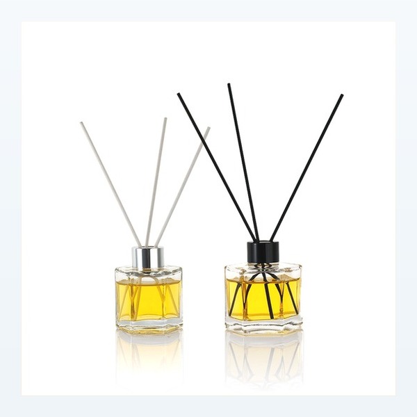 <bdi>30 ml</bdi> glass reed diffuser bottle empty & refillable, wholesale — wholesale glass packaging from Eaglebottle China factory