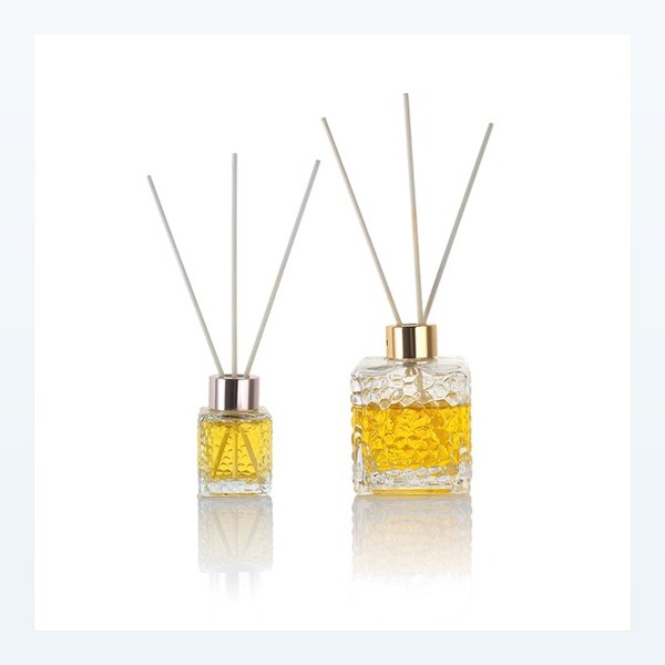 <bdi>100 ml</bdi> glass reed diffuser bottle scent diffuser bottle مع cork — wholesale glass packaging from Eaglebottle China factory