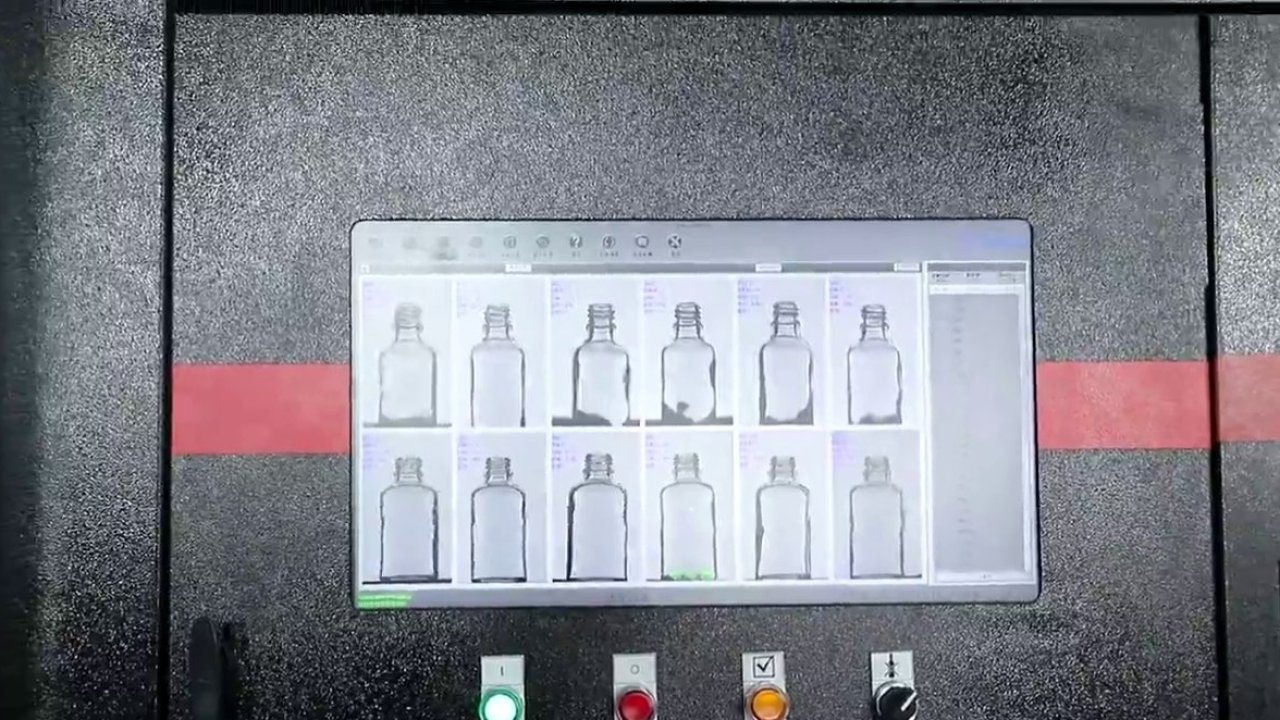 Eagle Vidrio factory floor — wholesale glass bottle y jar manufacturing