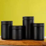 Grosir Toples Hitam Putih Matte Tahan Anak Kustom 2oz 3oz 4oz 5oz Toples Kaca Kemasan Bunga Dengan Tutup Sekrup Plastik Hitam | botol elang